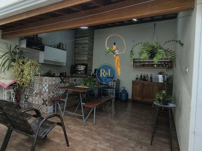 Casa, 3 quartos, 131 m² - Foto 1
