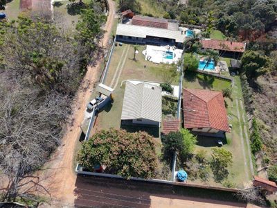 Chácara, 4 quartos, 1400 m² - Foto 1