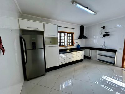 Casa, 3 quartos, 232 m² - Foto 1