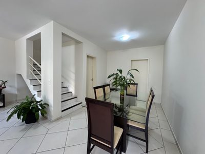 Casa, 3 quartos, 166 m² - Foto 1