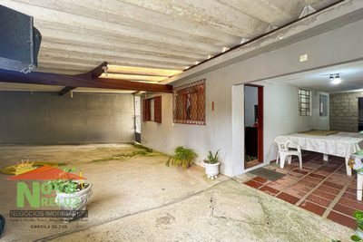 Casa, 3 quartos, 217 m² - Foto 1