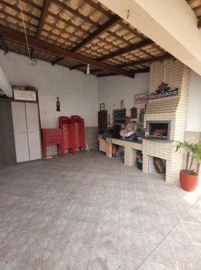 Casa, 3 quartos, 200 m² - Foto 1