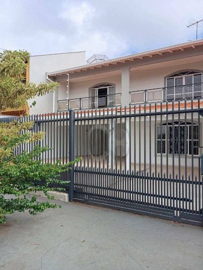 Casa, 5 quartos, 330 m² - Foto 1