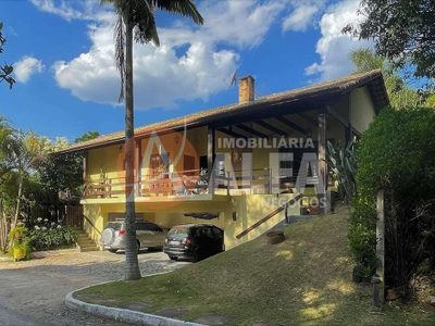 Casa, 4 quartos, 220 m² - Foto 1