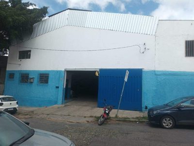 Depósito-Galpão, 815 m² - Foto 1
