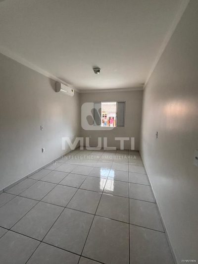 Casa, 3 quartos, 209 m² - Foto 2