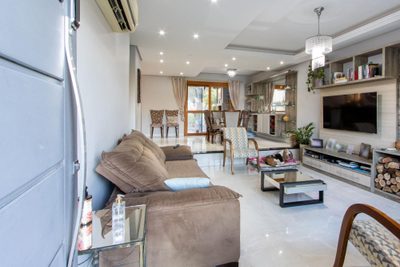 Casa, 3 quartos, 169 m² - Foto 1