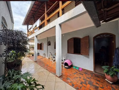 Casa, 5 quartos, 308 m² - Foto 1