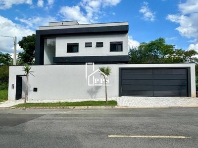 Casa, 3 quartos, 196 m² - Foto 1