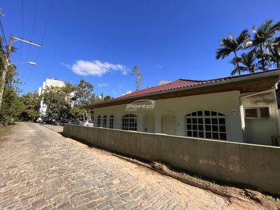 Casa, 8 quartos, 225 m² - Foto 1