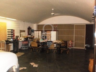 Casa, 2 quartos, 300 m² - Foto 1
