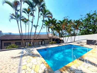 Casa, 4 quartos, 242 m² - Foto 2