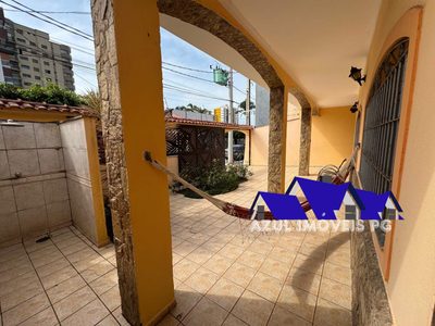 Casa, 3 quartos, 219 m² - Foto 3