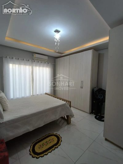 Casa, 3 quartos, 196 m² - Foto 2
