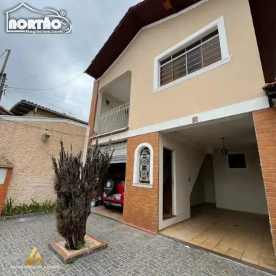 Casa, 4 quartos, 200 m² - Foto 1