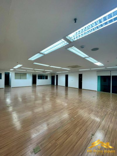 Sala-Conjunto, 210 m² - Foto 1