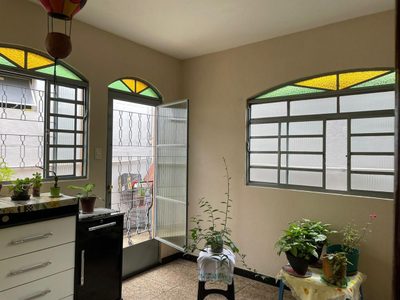 Casa, 4 quartos, 190 m² - Foto 1