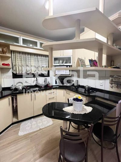 Casa, 3 quartos, 227 m² - Foto 3