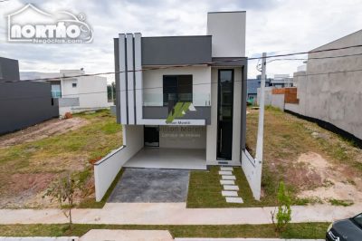 Casa, 5 quartos, 145 m² - Foto 1