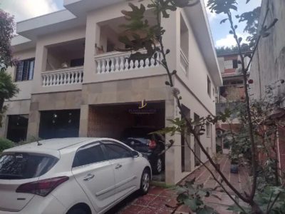 Casa, 4 quartos, 241 m² - Foto 1