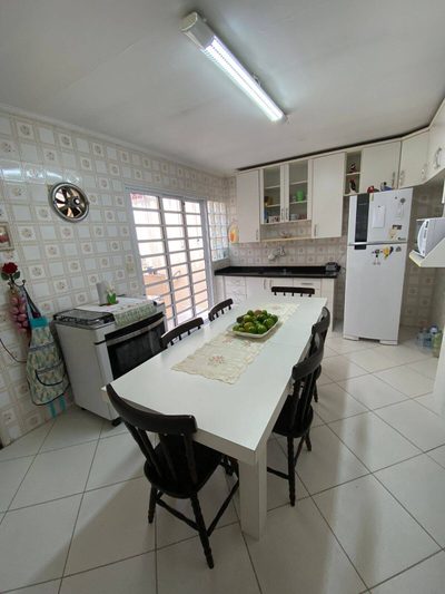Casa, 3 quartos, 200 m² - Foto 2