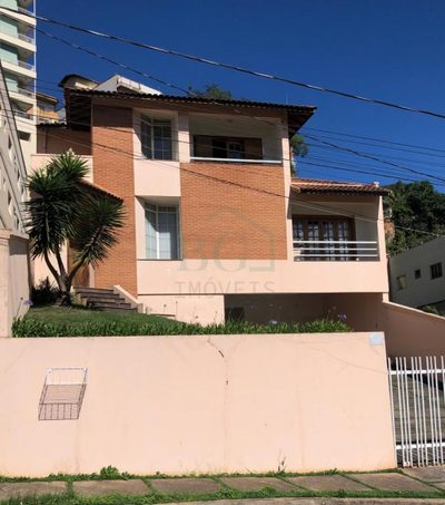 Casa, 3 quartos, 328 m² - Foto 1