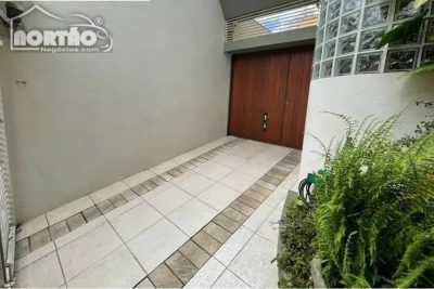 Casa, 4 quartos, 285 m² - Foto 2