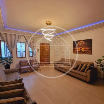 Casa, 5 quartos, 220 m² - Foto 1