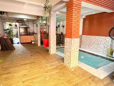 Casa, 3 quartos, 212 m² - Foto 1