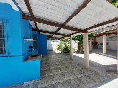 Casa, 3 quartos, 200 m² - Foto 1