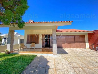 Casa, 3 quartos, 174 m² - Foto 1