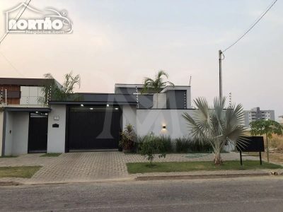 Casa, 3 quartos, 205 m² - Foto 1