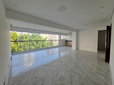 Apartamento, 3 quartos, 213 m² - Foto 1