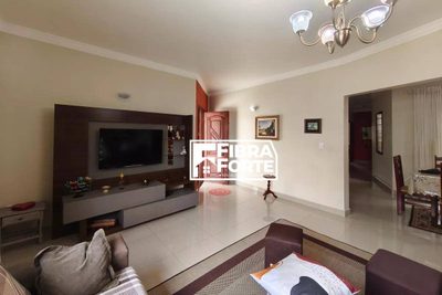 Casa, 3 quartos, 215 m² - Foto 2