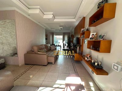 Casa, 3 quartos, 201 m² - Foto 1