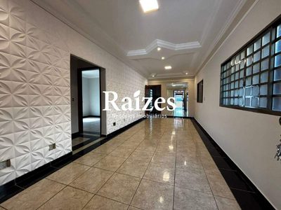 Casa, 4 quartos, 187 m² - Foto 1