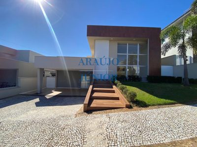 Casa, 3 quartos, 215 m² - Foto 1