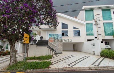 Sobrado, 3 quartos, 243 m² - Foto 1