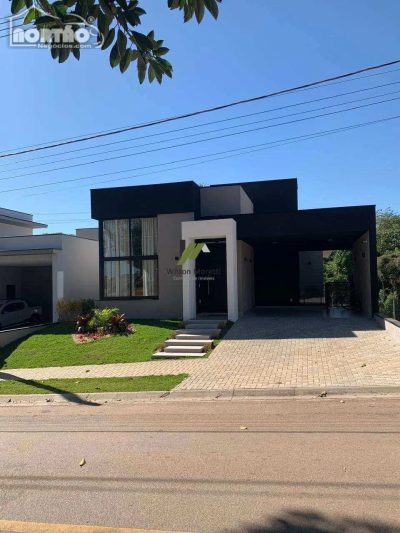 Casa, 5 quartos, 242 m² - Foto 1
