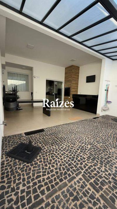 Casa, 3 quartos, 179 m² - Foto 2