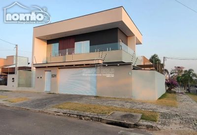 Casa, 4 quartos, 198 m² - Foto 1