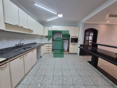 Sobrado, 3 quartos, 319 m² - Foto 4
