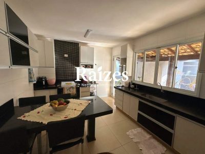 Casa, 3 quartos, 300 m² - Foto 2