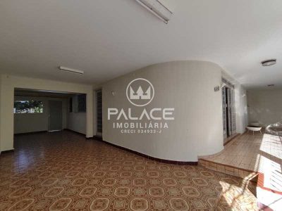 Casa, 3 quartos, 215 m² - Foto 1