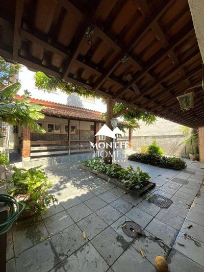 Casa, 5 quartos, 321 m² - Foto 1