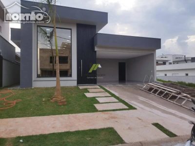 Casa, 5 quartos, 166 m² - Foto 1