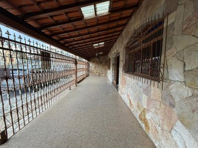 Casa, 4 quartos, 275 m² - Foto 2