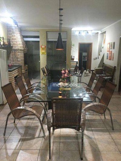 Casa, 4 quartos, 240 m² - Foto 1