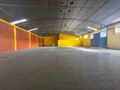 Depósito-Galpão, 1600 m² - Foto 1