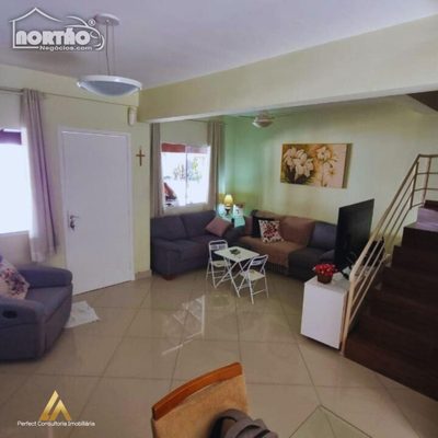 Casa, 4 quartos, 110 m² - Foto 1